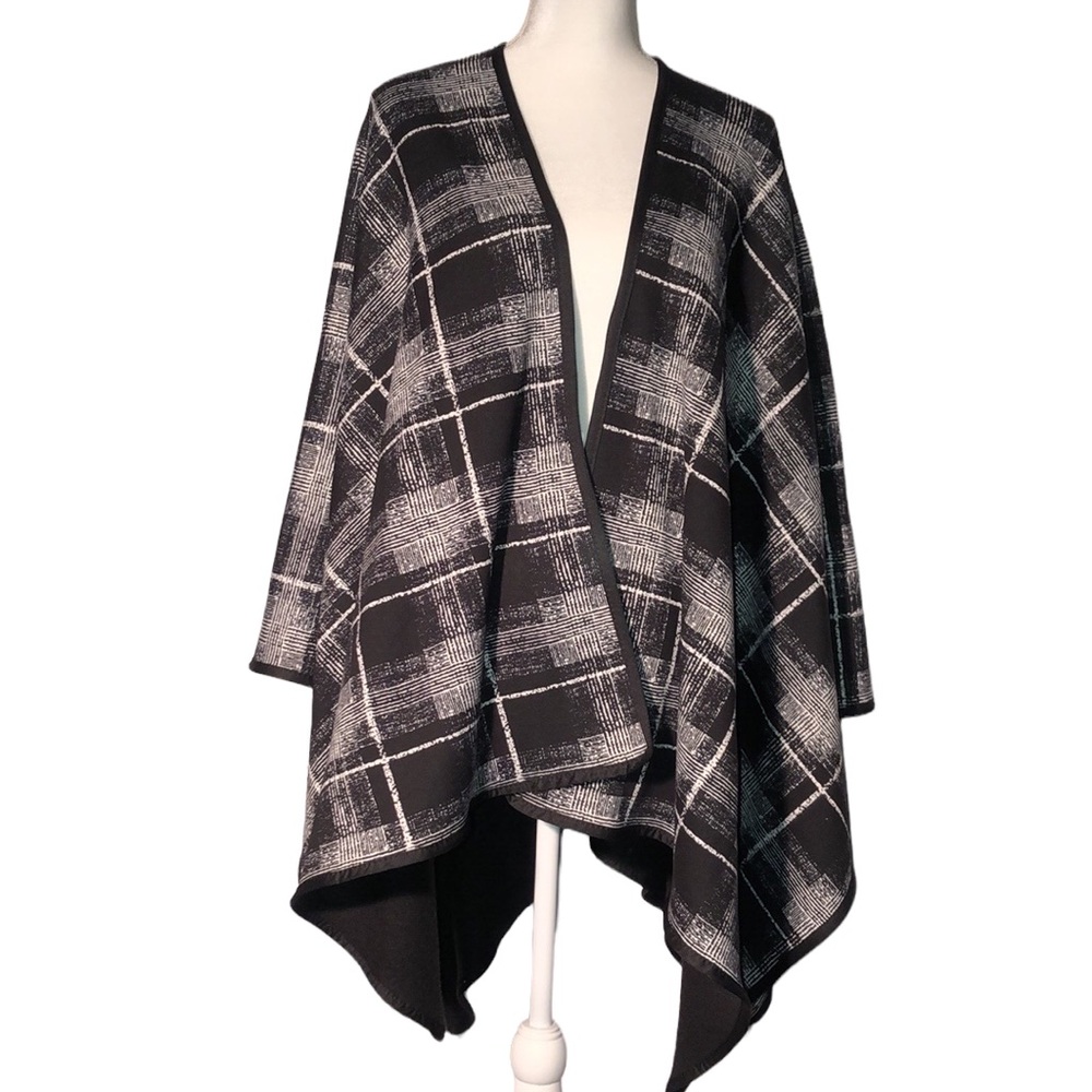 Just Jamie Women's Black & White Plaid Cape Black Edging One Size
